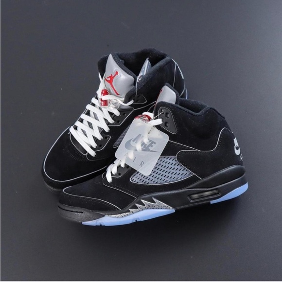 Jordan 5 Metallic Reimagined - Picture 4 of 5